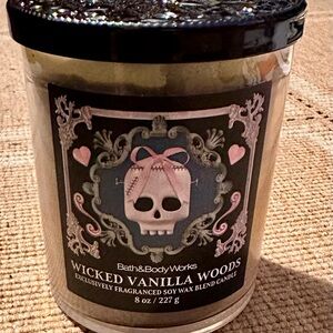 NWT Bath & Body Works Wicked Vanilla Woods Candle